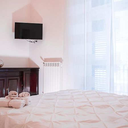 Luxury Bnb Pisacane Apartman Bari Kültér fotó