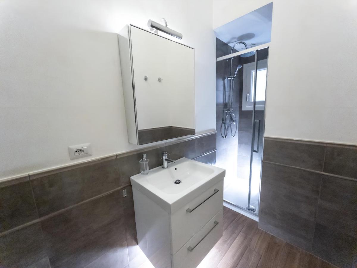 Luxury Bnb Pisacane Apartman Bari Kültér fotó